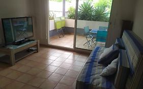 Charmant appartement en bord de mer avec piscine