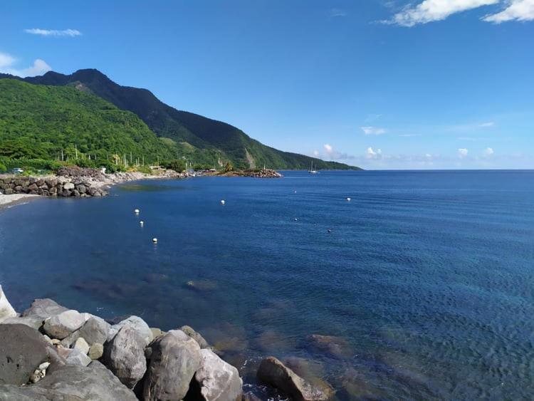 Charmant appartement en bord de mer avec piscine Gourbeyre Extérieur photo